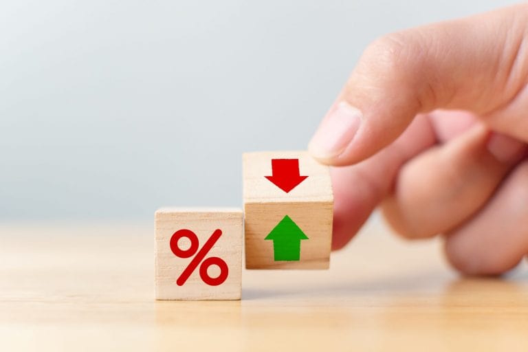 Pros and cons of fixed and variable rates.